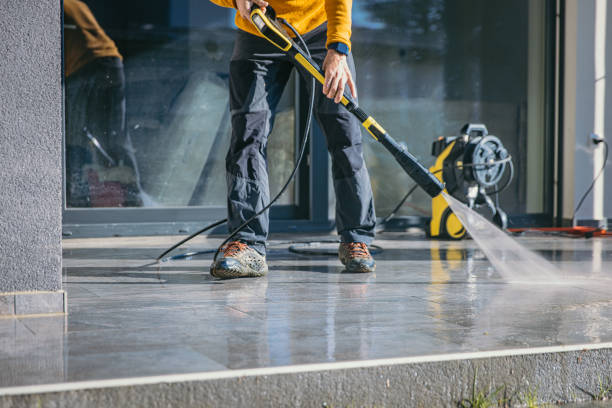 Best Garage Pressure Washing  in Middletown, OH