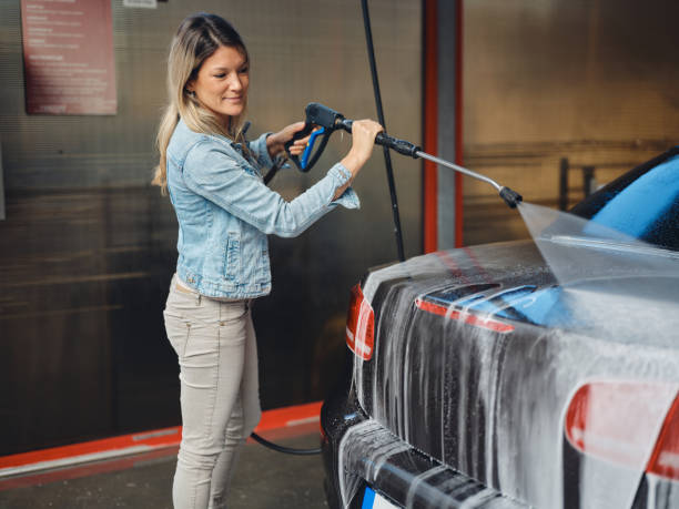 Why Choose Our Certified Pressure Washing Experts for Your Project Needs in Middletown, OH?